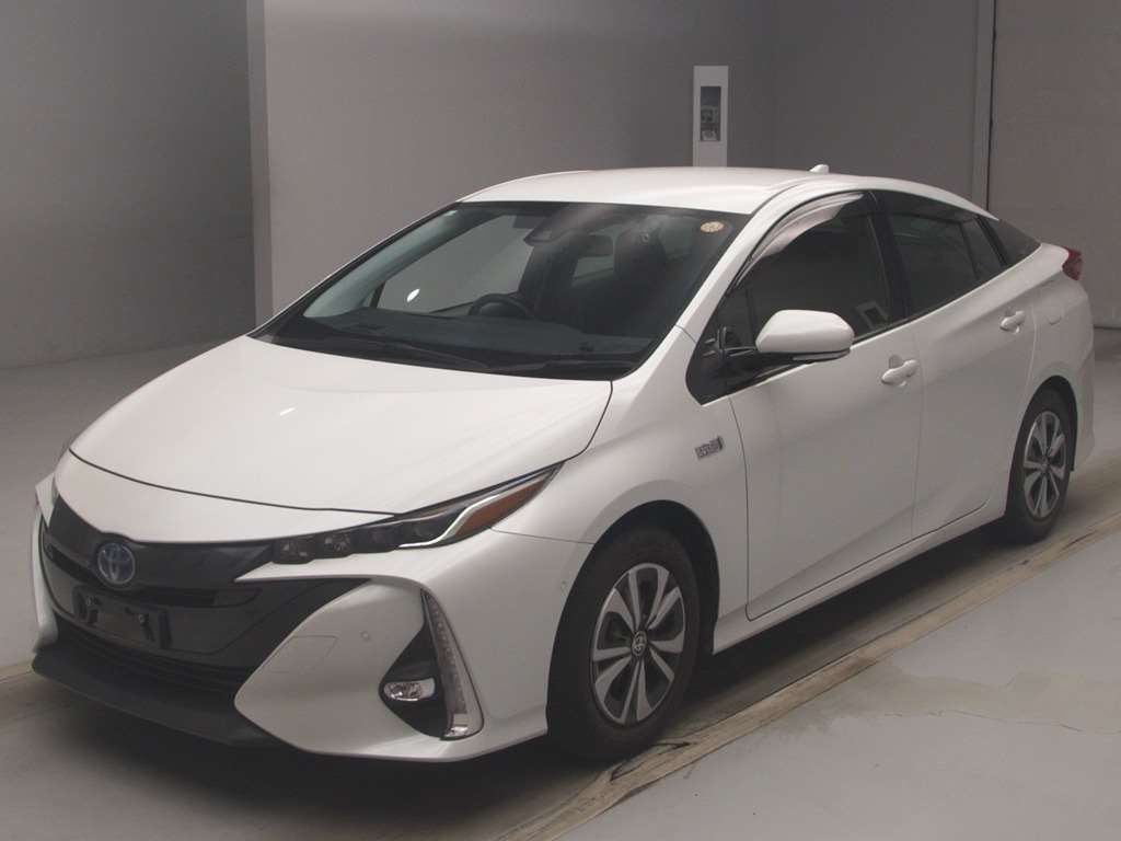 2021 Toyota Prius PHEV A Japan auction vehicle
