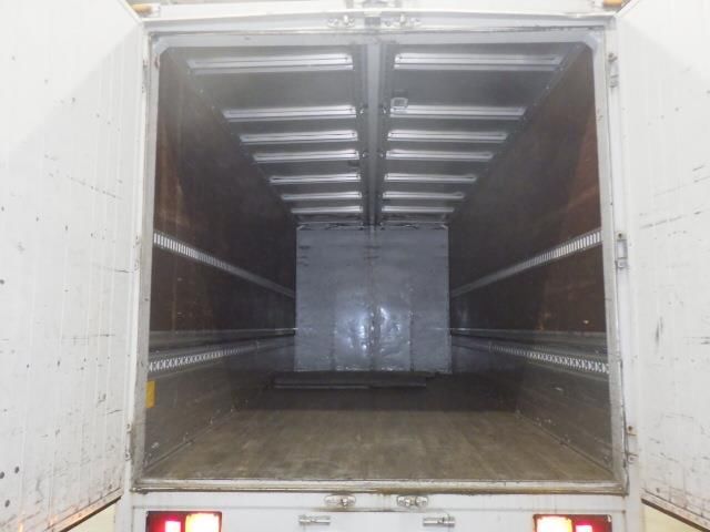 2011 Mitsubishi Fuso Fighter Van auction photo 4