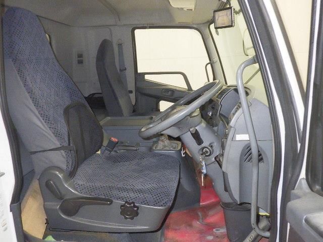 2011 Mitsubishi Fuso Fighter Van auction photo 6
