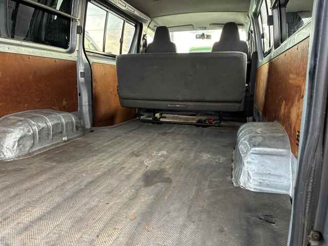2006 Toyota Hiace auction photo 9