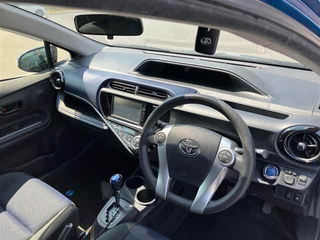 2015 Toyota Aqua S auction photo 3