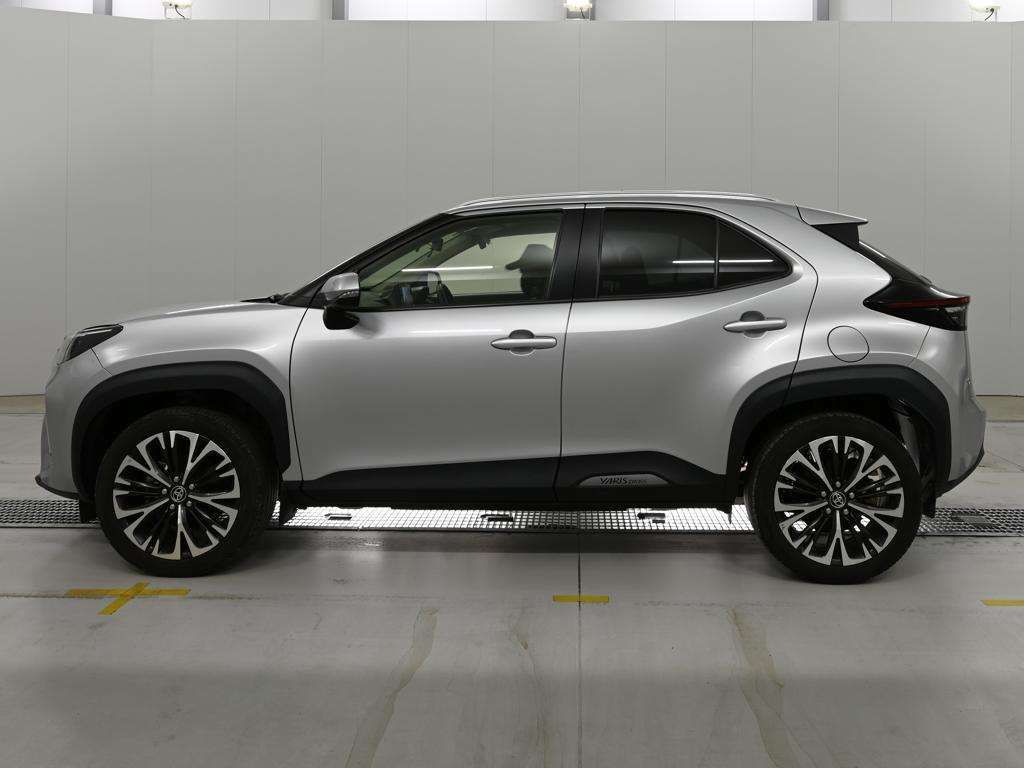 2021 Toyota Yaris Cross Z 4WD auction photo 4