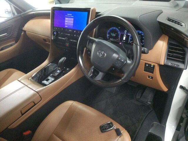 2025 Toyota Vellfire Z Premier auction photo 3