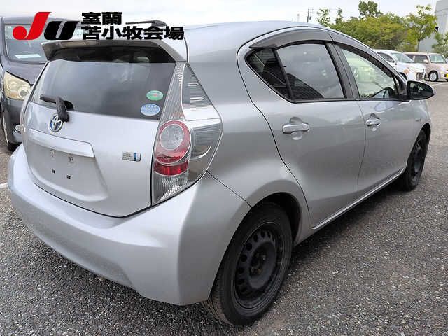 2014 Toyota Aqua S auction photo 5
