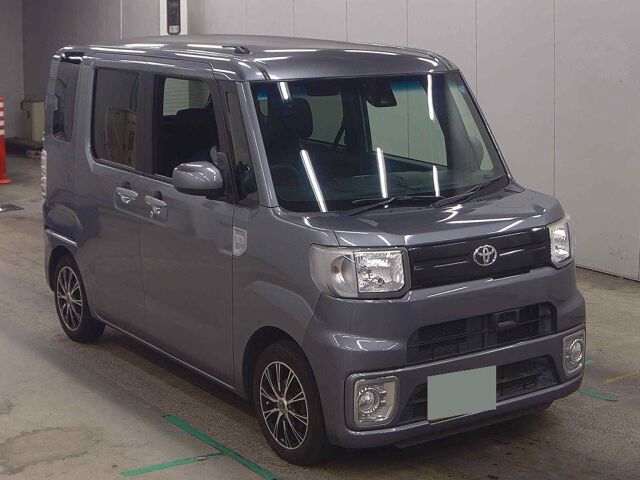 2016 Toyota ピクシスメガ D SA II Japan auction vehicle