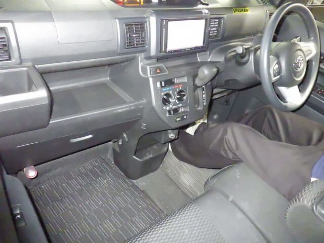 2016 Toyota ピクシスメガ D SA II auction photo 3