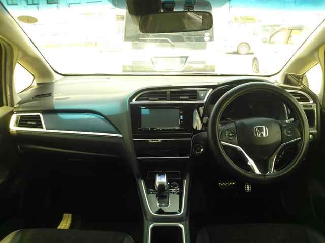 2017 Honda Shuttle Hybrid X auction photo 8