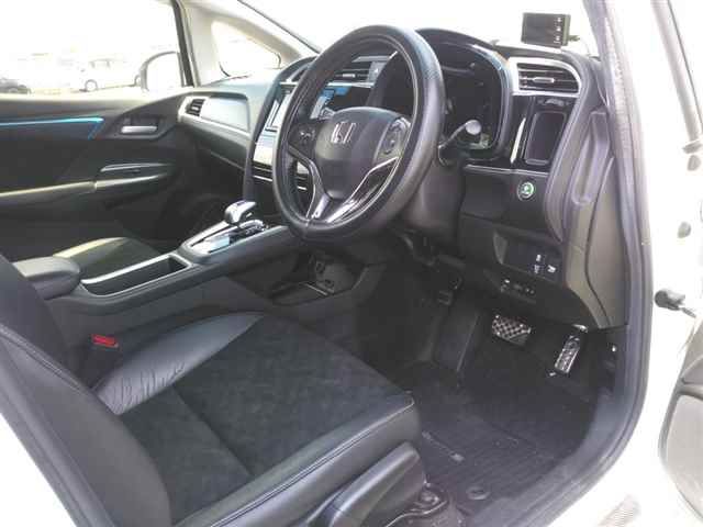 2017 Honda Shuttle Hybrid X auction photo 3