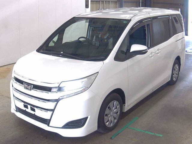 2018 Toyota Noah X auction photo 4