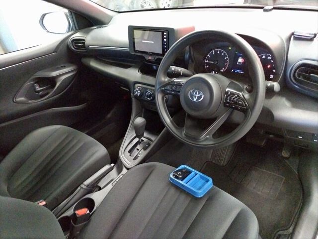 2024 Toyota Yaris X 4WD auction photo 3