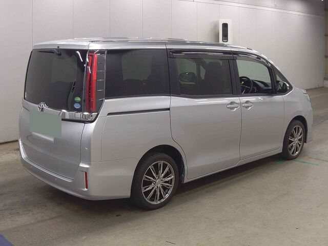 2020 Toyota Noah X auction photo 5