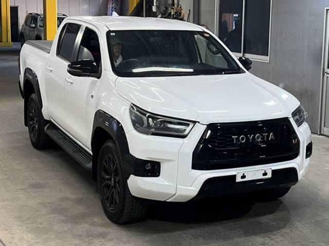 2023 Toyota Hilux Z GRスポーツ auction photo 4