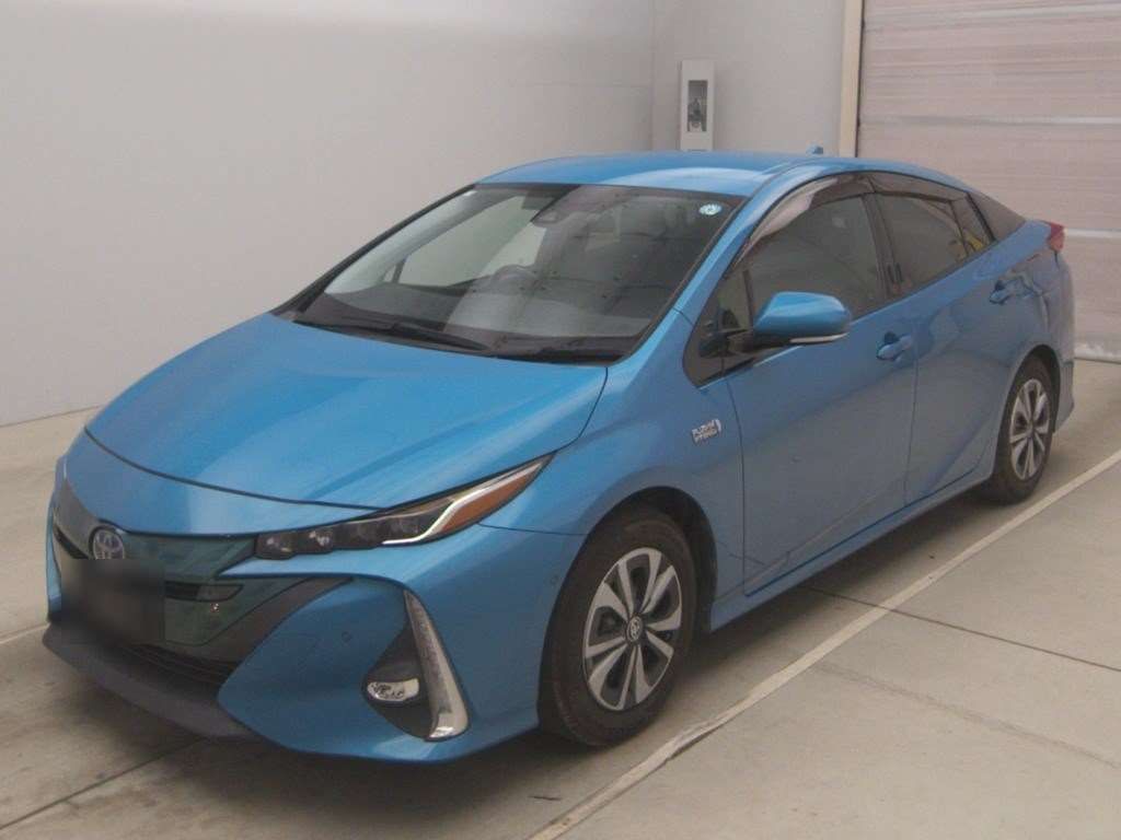 2017 Toyota Prius PHEV A Japan auction vehicle