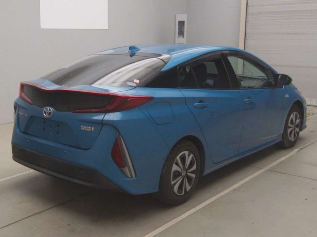 2017 Toyota Prius PHEV A auction photo 2