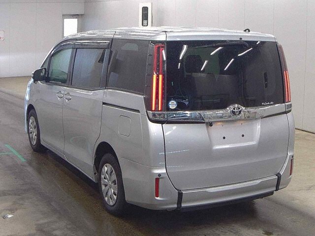 2020 Toyota Noah X Welcab 4WD auction photo 2
