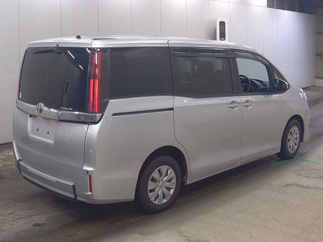2020 Toyota Noah X Welcab 4WD auction photo 5