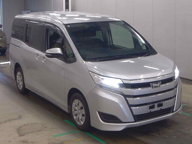 2020 Toyota Noah X Welcab 4WD Japan auction vehicle