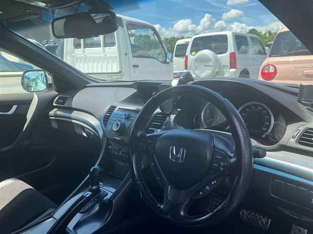 2012 Honda アコードツアラー タイプS auction photo 3