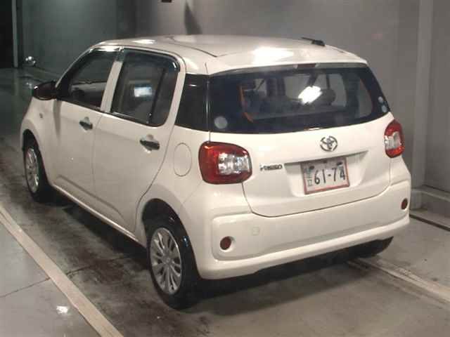 2019 Toyota Passo X auction photo 2