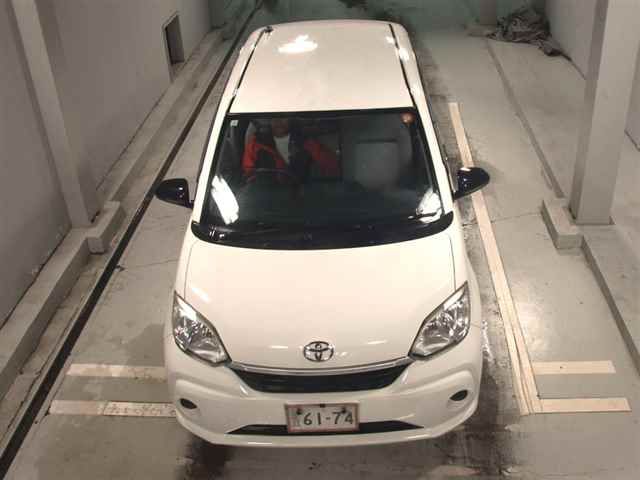 2019 Toyota Passo X auction photo 6
