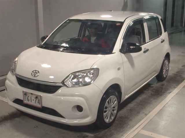 2019 Toyota Passo X auction photo 4