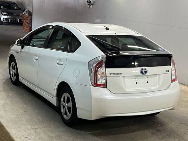 2014 Toyota Prius S auction photo 3