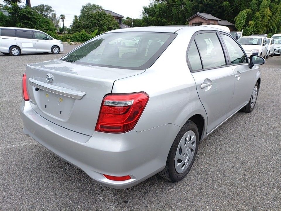 2021 Toyota カローラ アクシオ auction photo 2