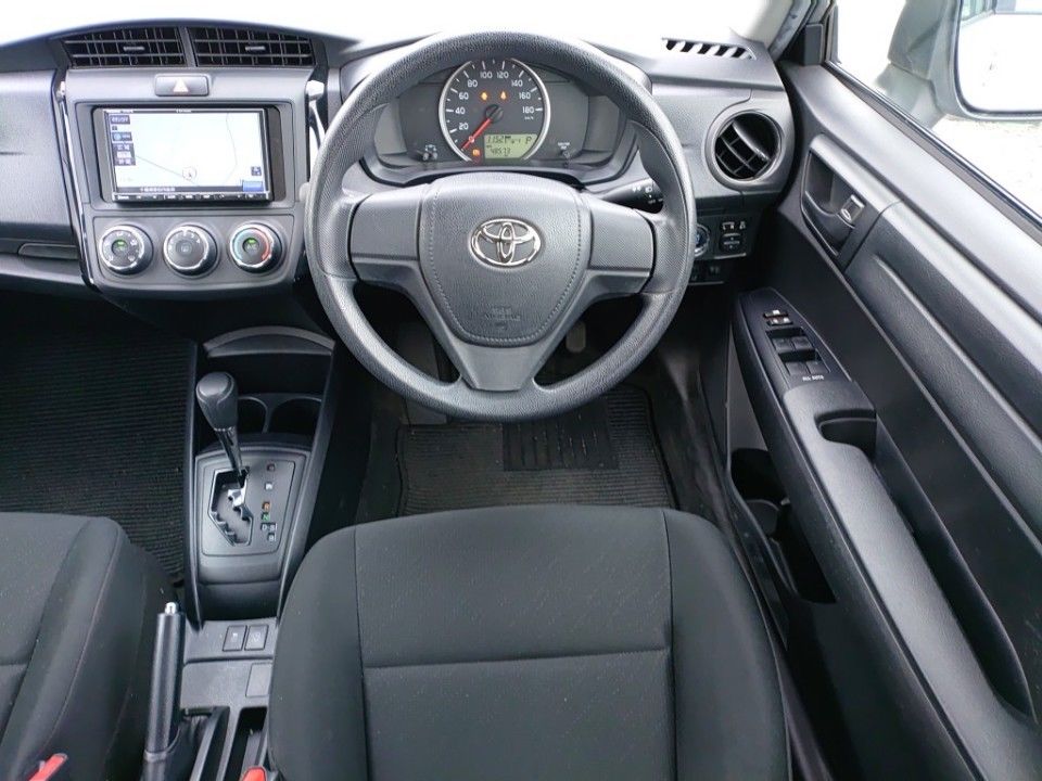 2021 Toyota カローラ アクシオ auction photo 3