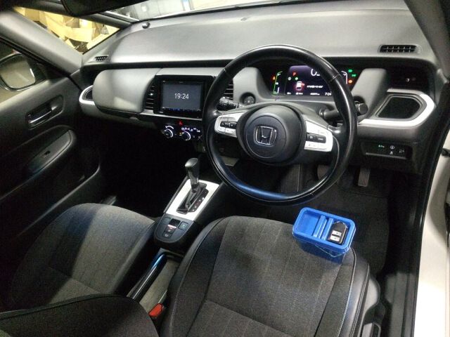 2020 Honda Fit EHEVホーム auction photo 3