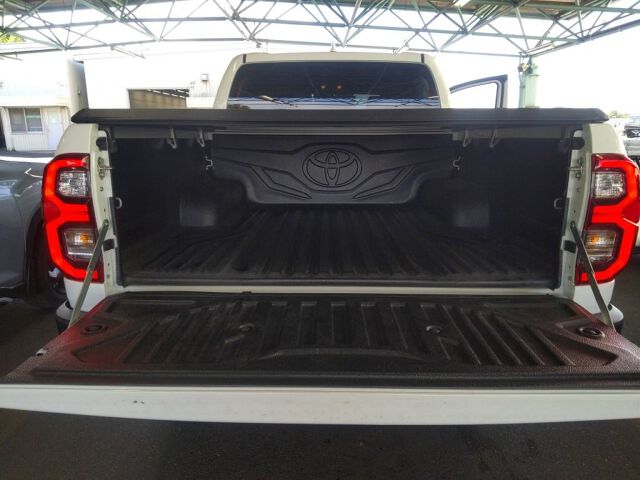 2023 Toyota Hilux Z GRスポーツ 4WD auction photo 6