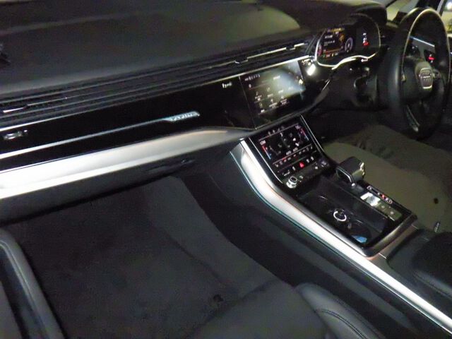 2020 Audi Q7 55TFSIクワトエアサス 4WD auction photo 3