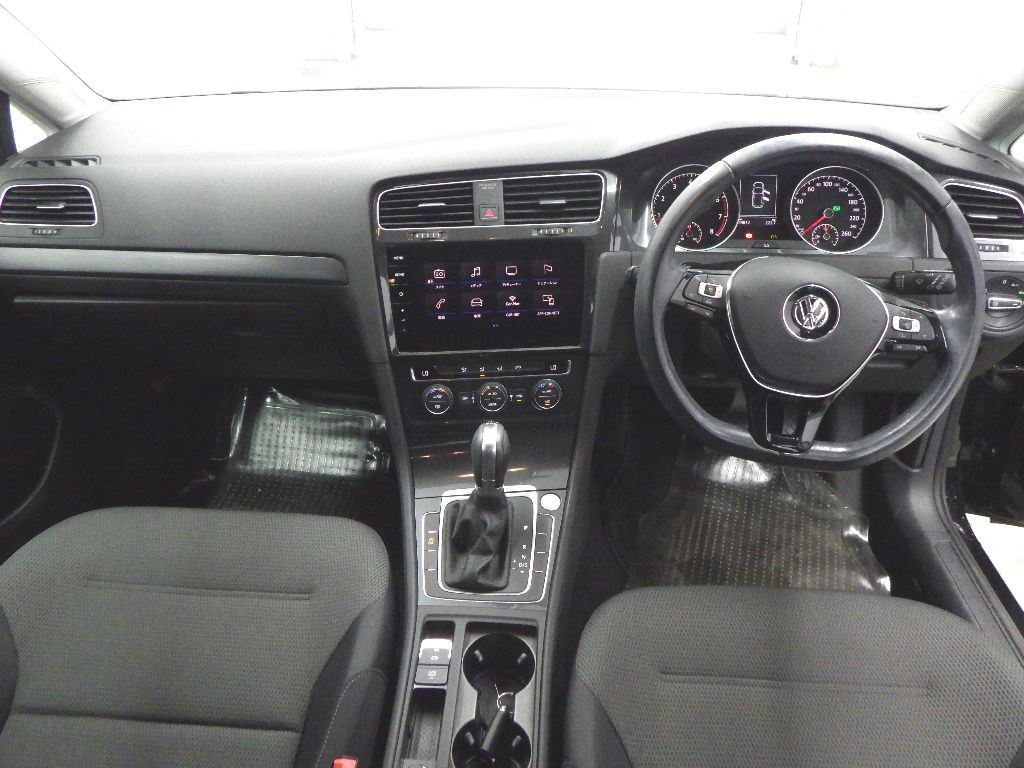 2017 Volkswagen ゴルフ 5HB TSIコンフォートライン auction photo 3