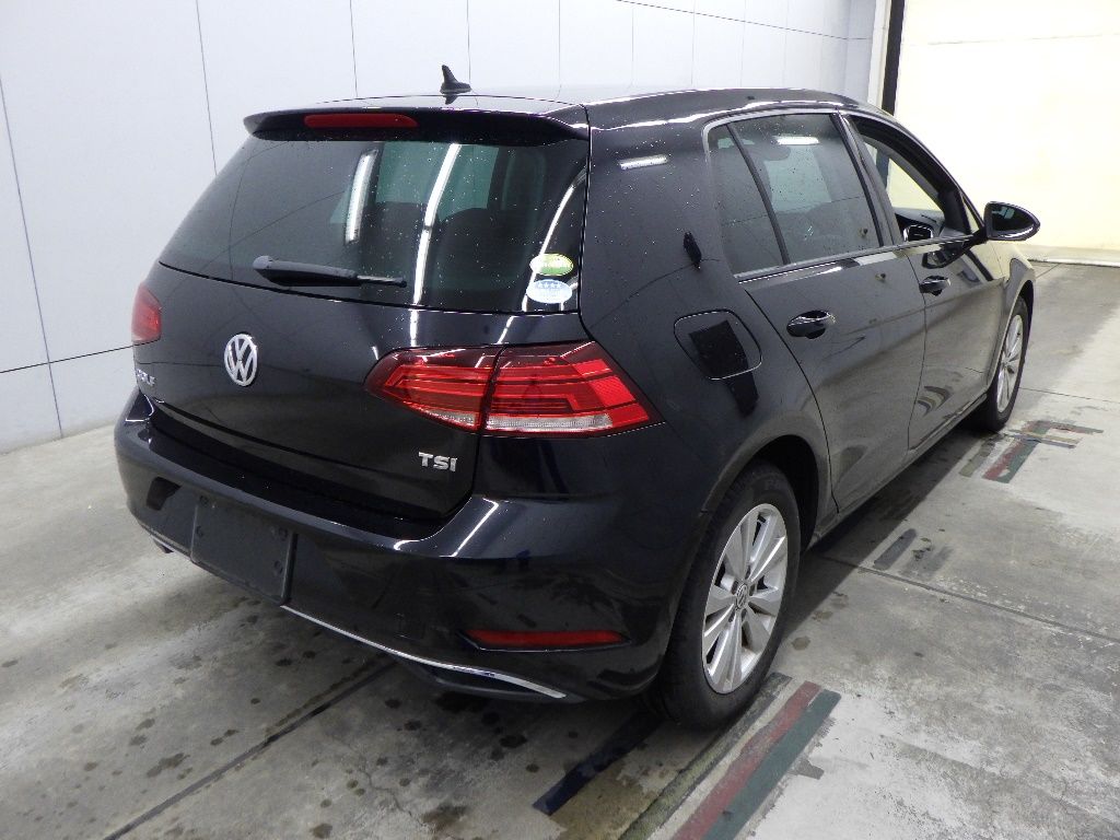 2017 Volkswagen ゴルフ 5HB TSIコンフォートライン auction photo 2