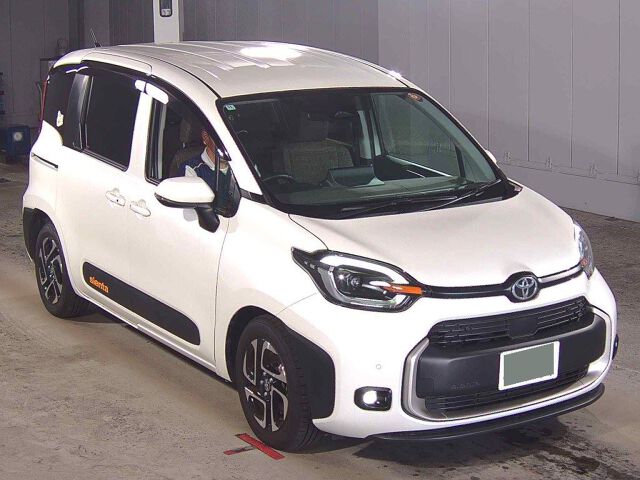 2022 Toyota Sienta Z Japan auction vehicle