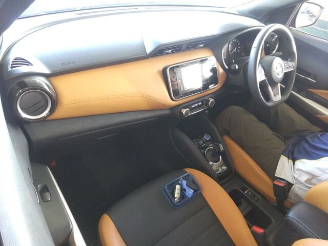 2022 Nissan Kicks XツートーンインテリアED auction photo 3