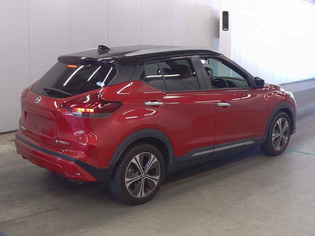 2022 Nissan Kicks XツートーンインテリアED auction photo 5