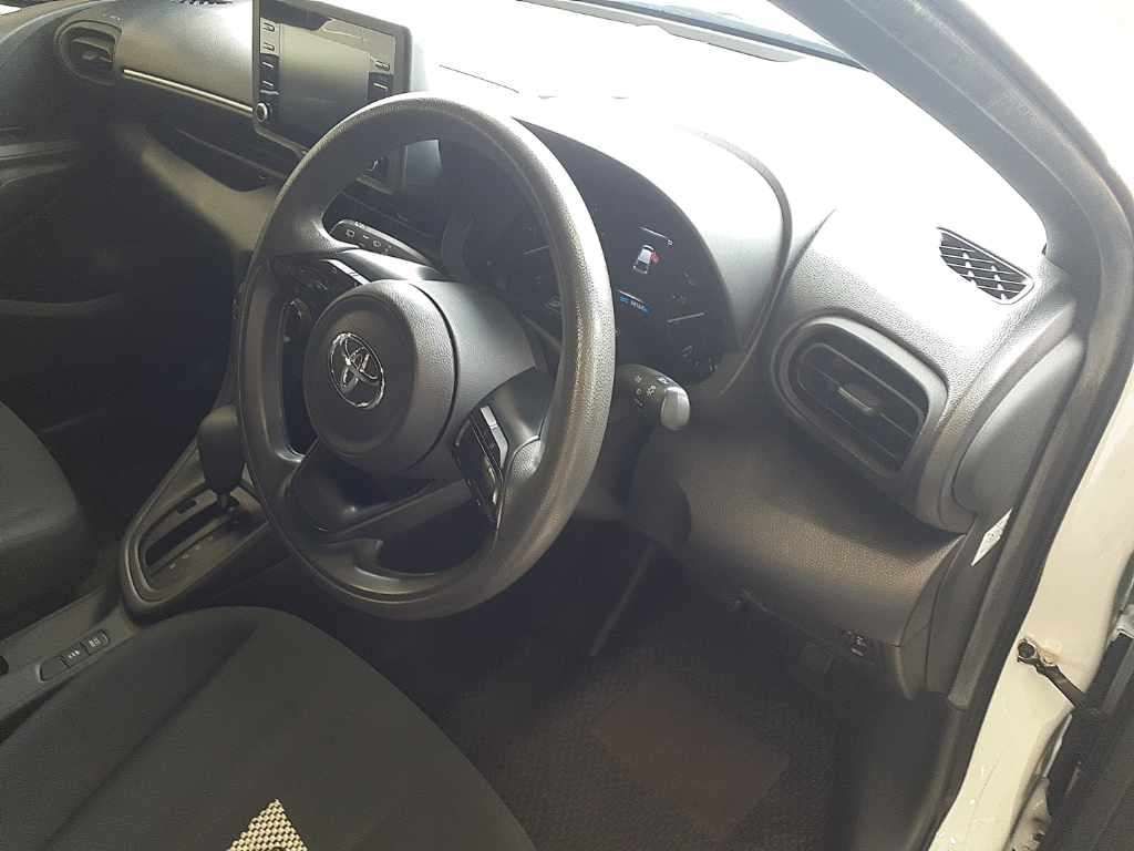 2022 Toyota Yaris X auction photo 9