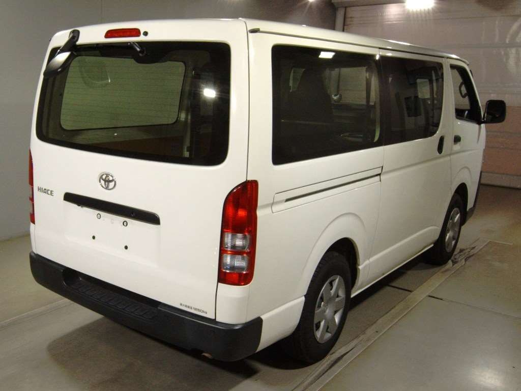 2022 Toyota Hiace Long DX auction photo 2