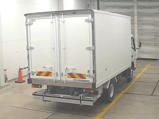2016 Mitsubishi Fuso Canter Refrigerated and frozen trucks auction photo 2
