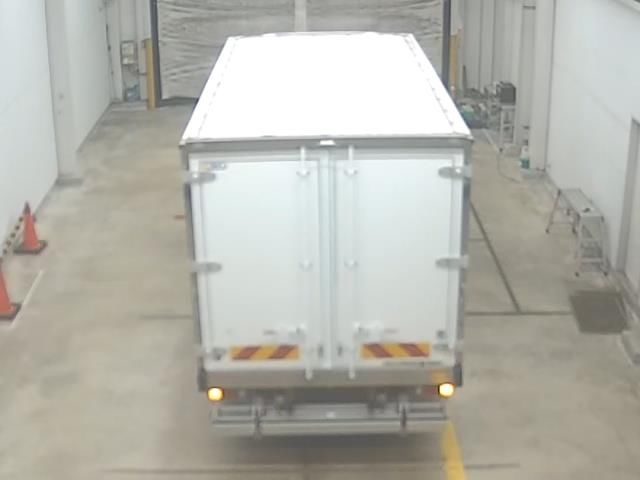 2016 Mitsubishi Fuso Canter Refrigerated and frozen trucks auction photo 3