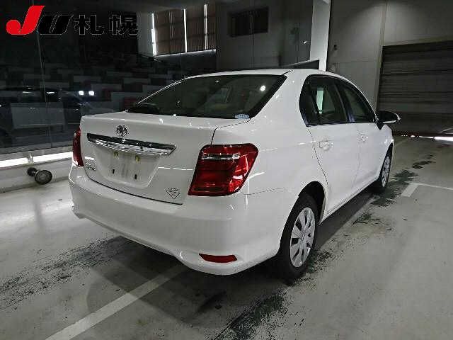 2017 Toyota Corolla Axio 4WD 1.5X auction photo 2