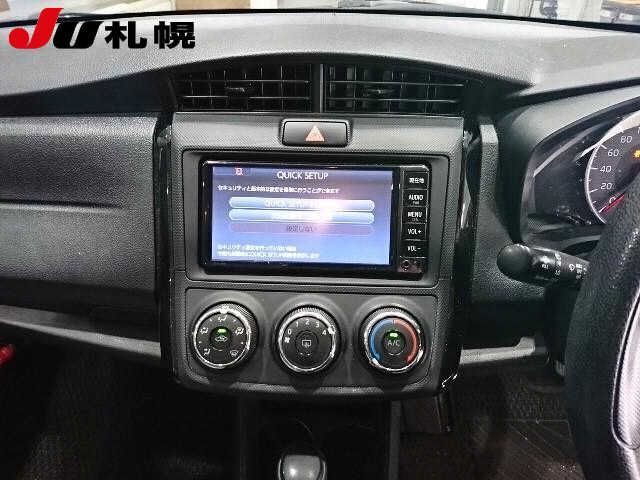2017 Toyota Corolla Axio 4WD 1.5X auction photo 6