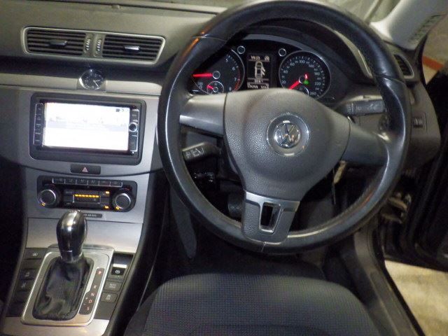 2011 Volkswagen VW パサート TSI コンフォートライン auction photo 4