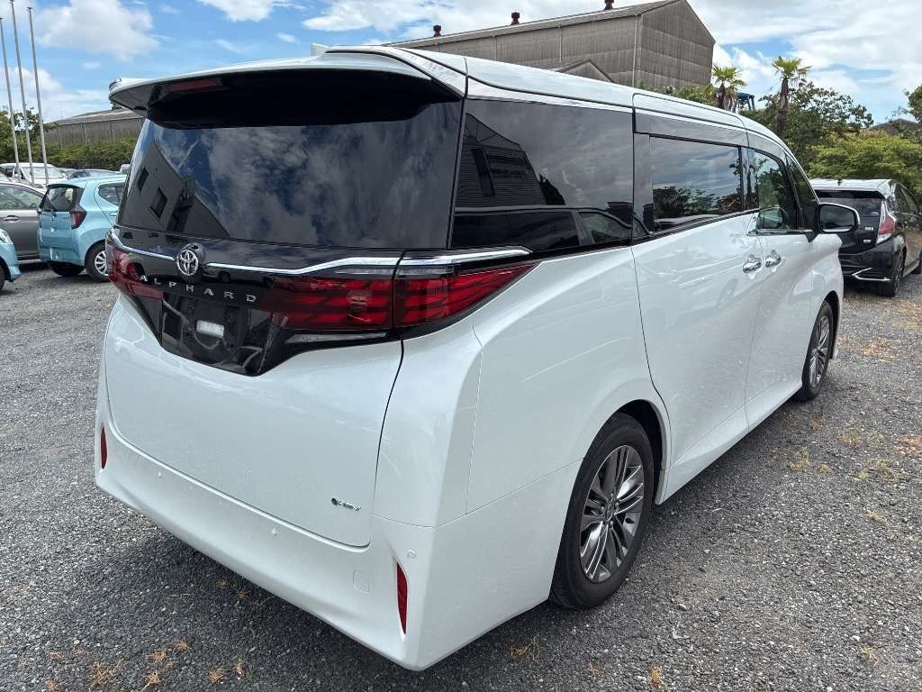 2023 Toyota Alphard Z auction photo 2