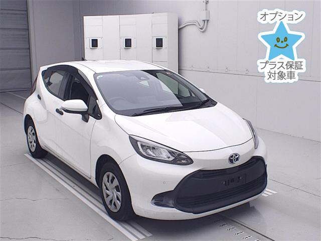 2023 Toyota Aqua B Japan auction vehicle