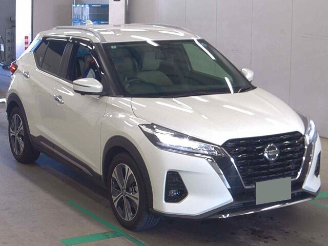 2024 Nissan Kicks X Two-Tone Interior Edition Japan auction vehicle