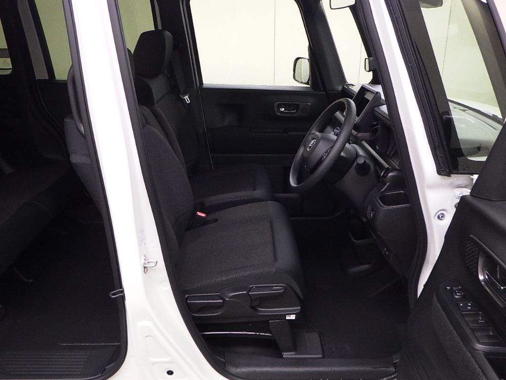 2026 Honda N-BOX 4WD Custom auction photo 6