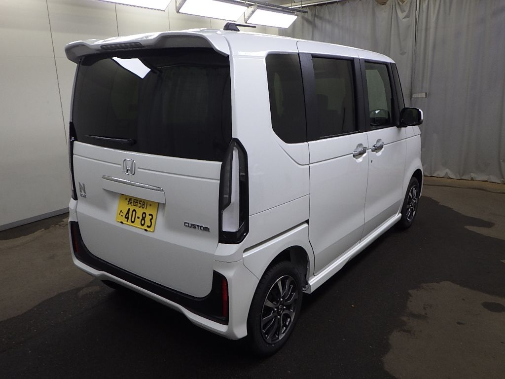 2026 Honda N-BOX 4WD Custom auction photo 2