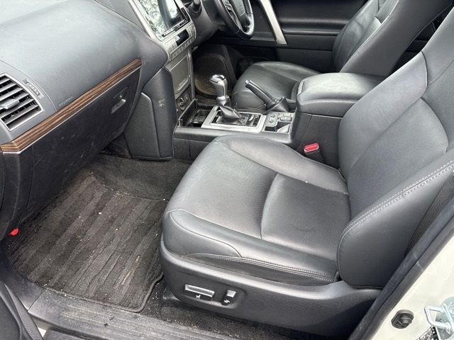 2021 Toyota ランクルプラド 4WD TX Lパッケージ auction photo 9