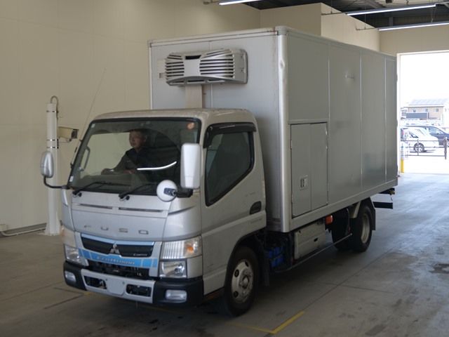 2019 Mitsubishi Fuso Canter Japan auction vehicle